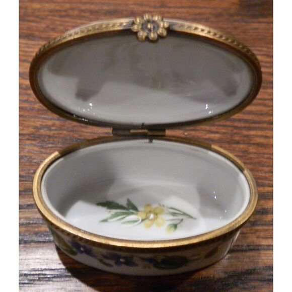 Limoges France Rehausse Main Cat & Dog Flowers Trinket - Picture 2 of 4